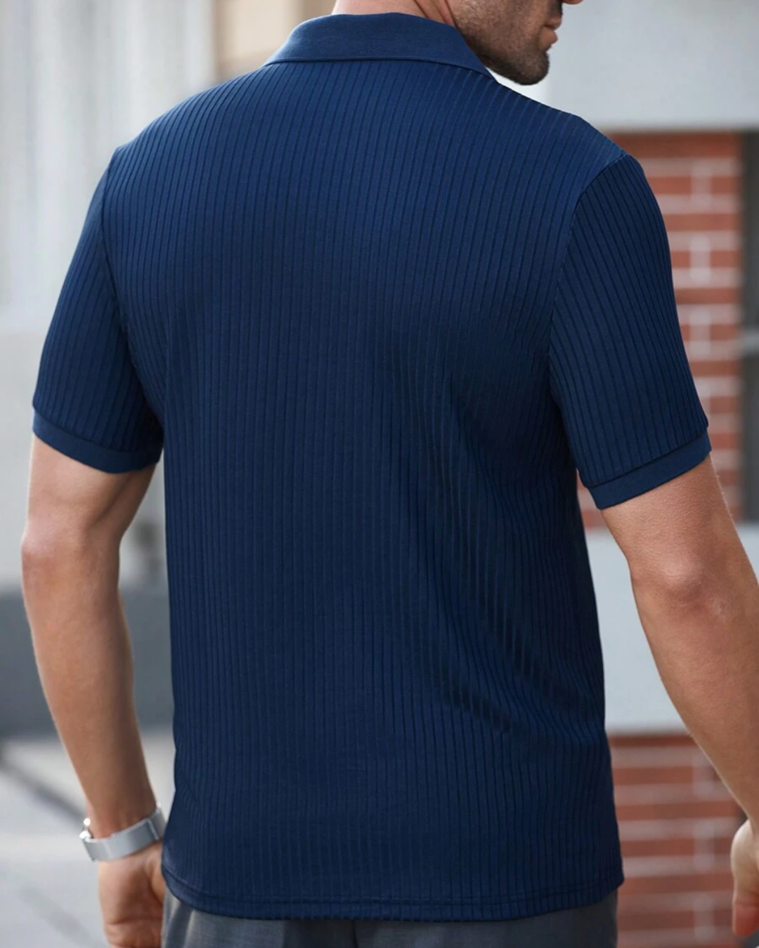 Camisa Clásica de Hombre con Cuello Alto y Tejido con Textura