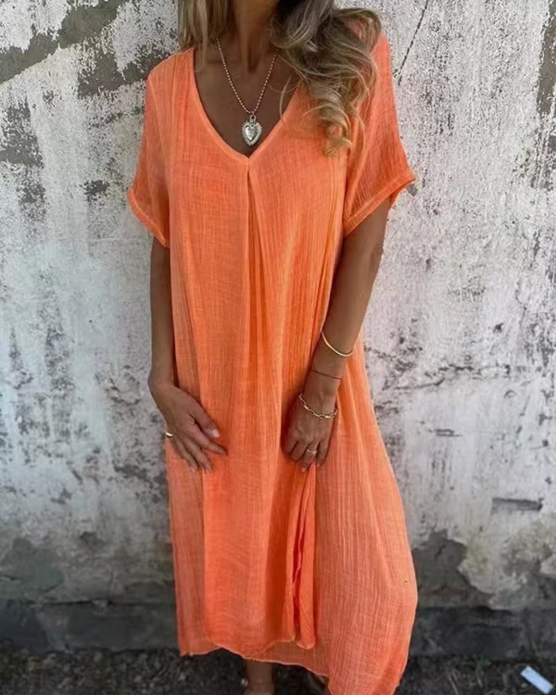 Vestido midi de algodón y lino con escote en V
