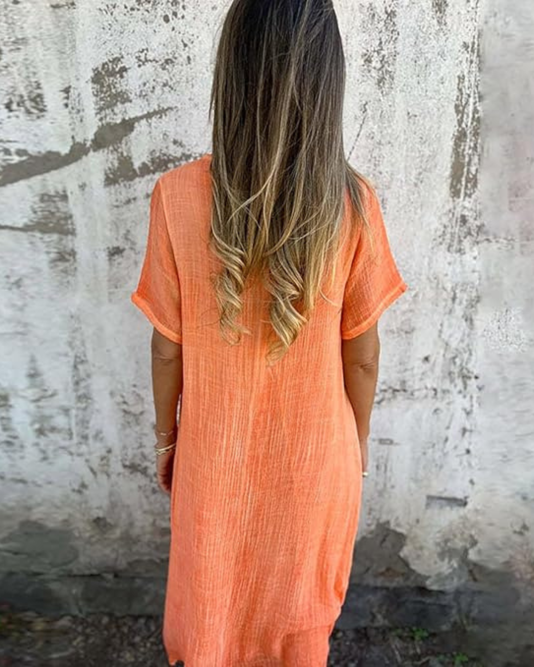 Vestido midi de algodón y lino con escote en V