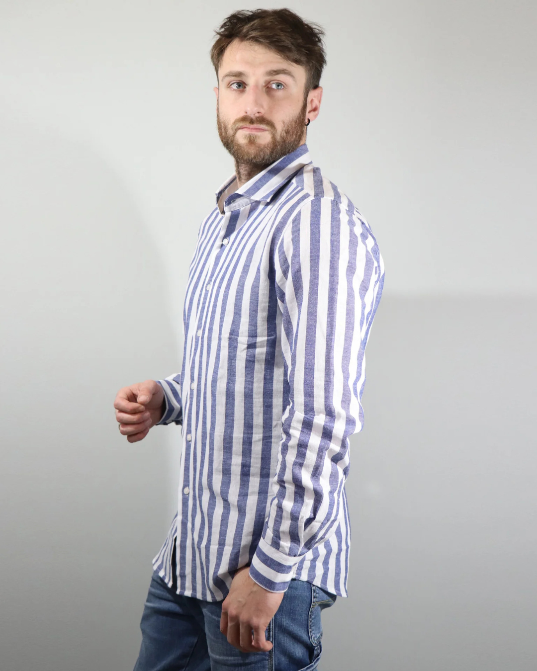 Camisa de Rayas Casuales para un Estilo Único y Sofisticado para Hombres