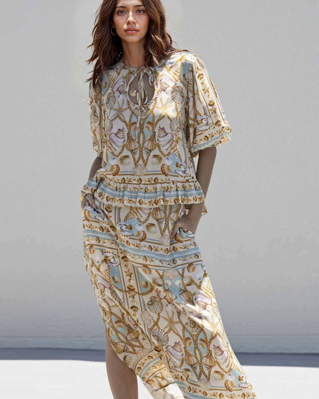 Blusa Boho Azul marino con Estampado de Conchas y Estrellas de mar
