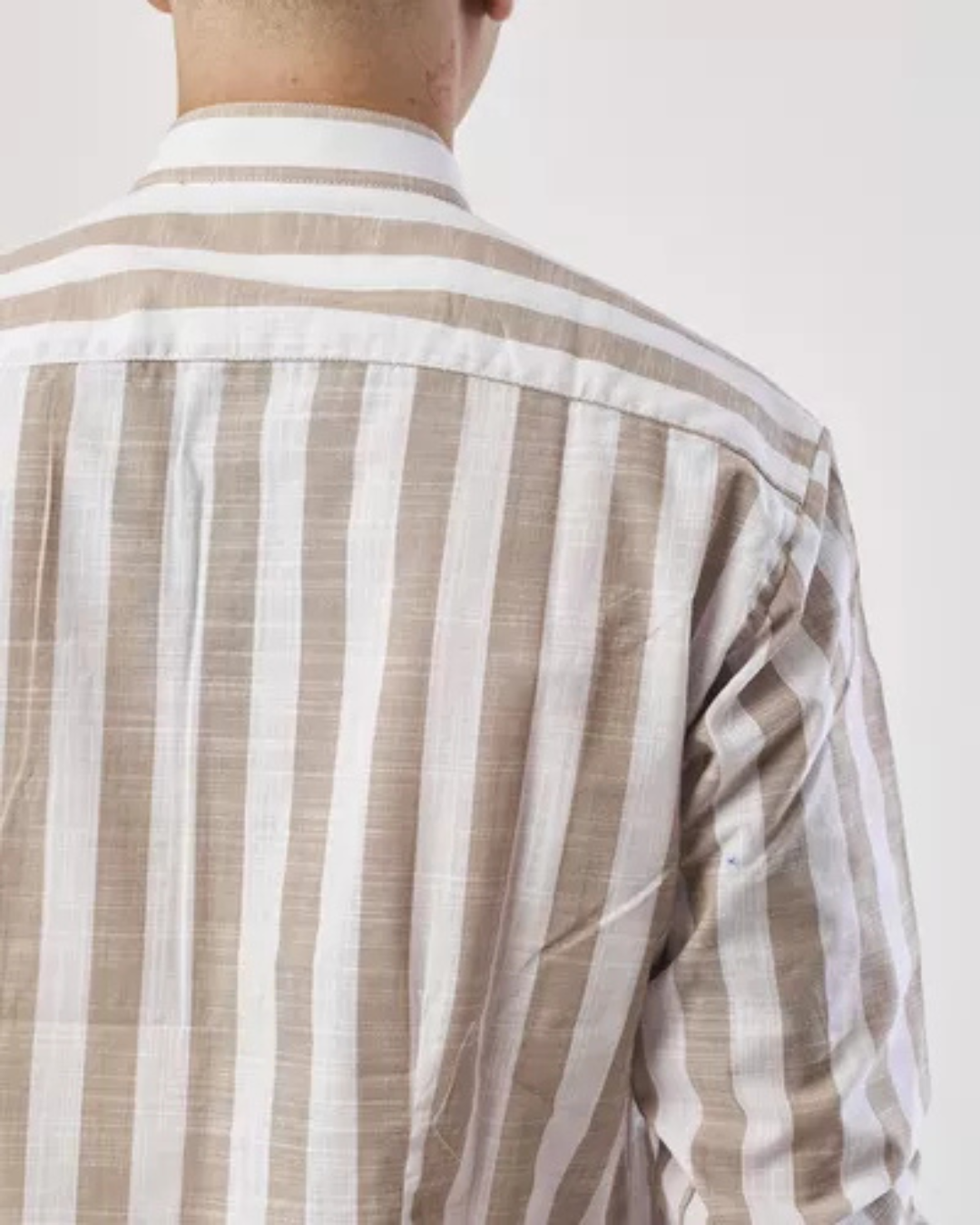Camisa de Rayas Casuales para un Estilo Único y Sofisticado para Hombres