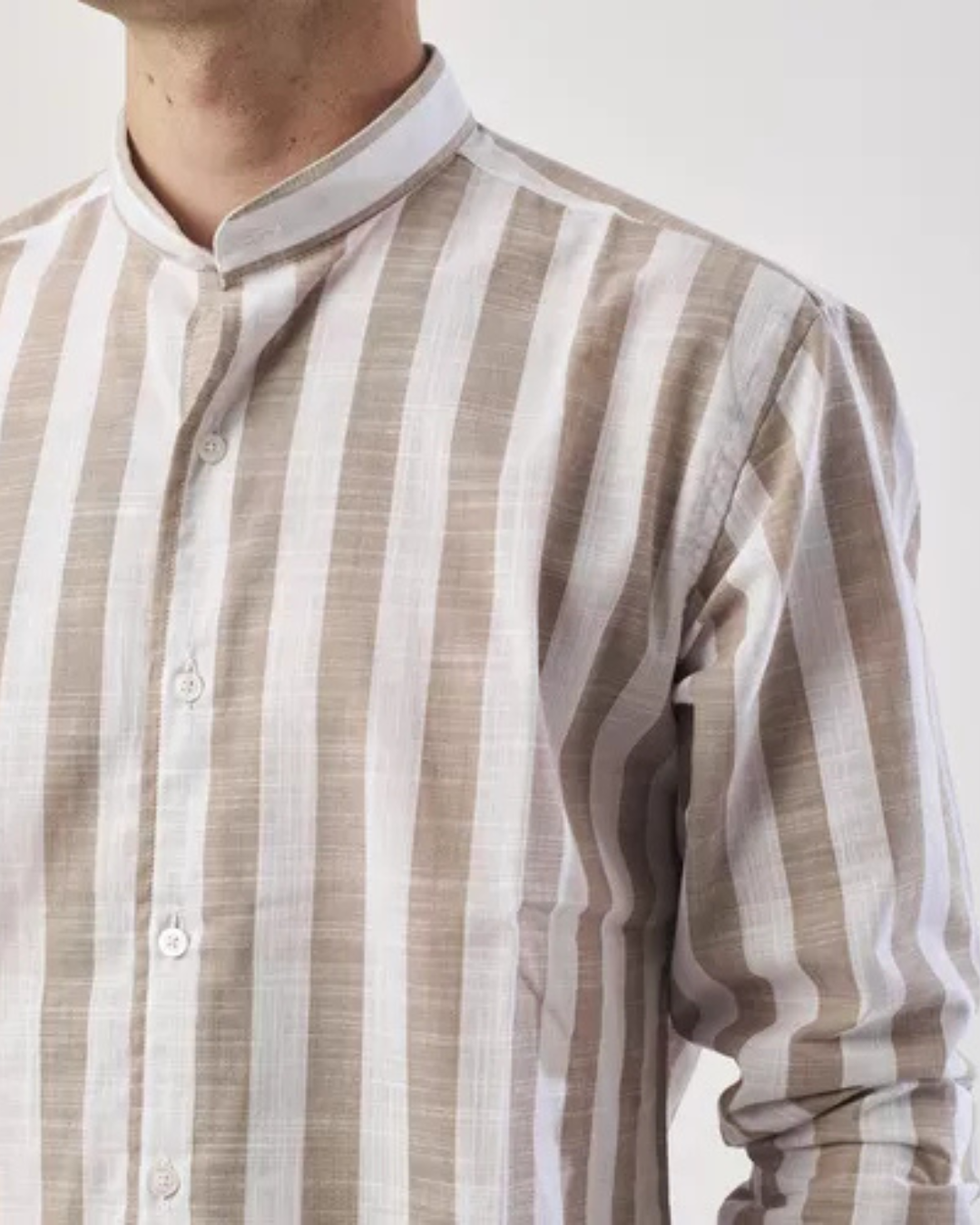 Camisa de Rayas Casuales para un Estilo Único y Sofisticado para Hombres