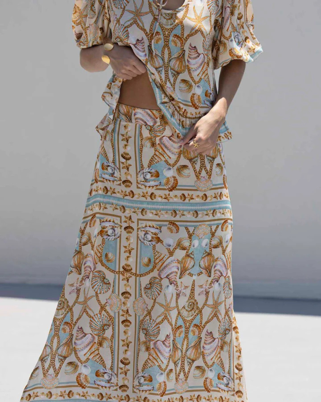 Blusa Boho Azul marino con Estampado de Conchas y Estrellas de mar