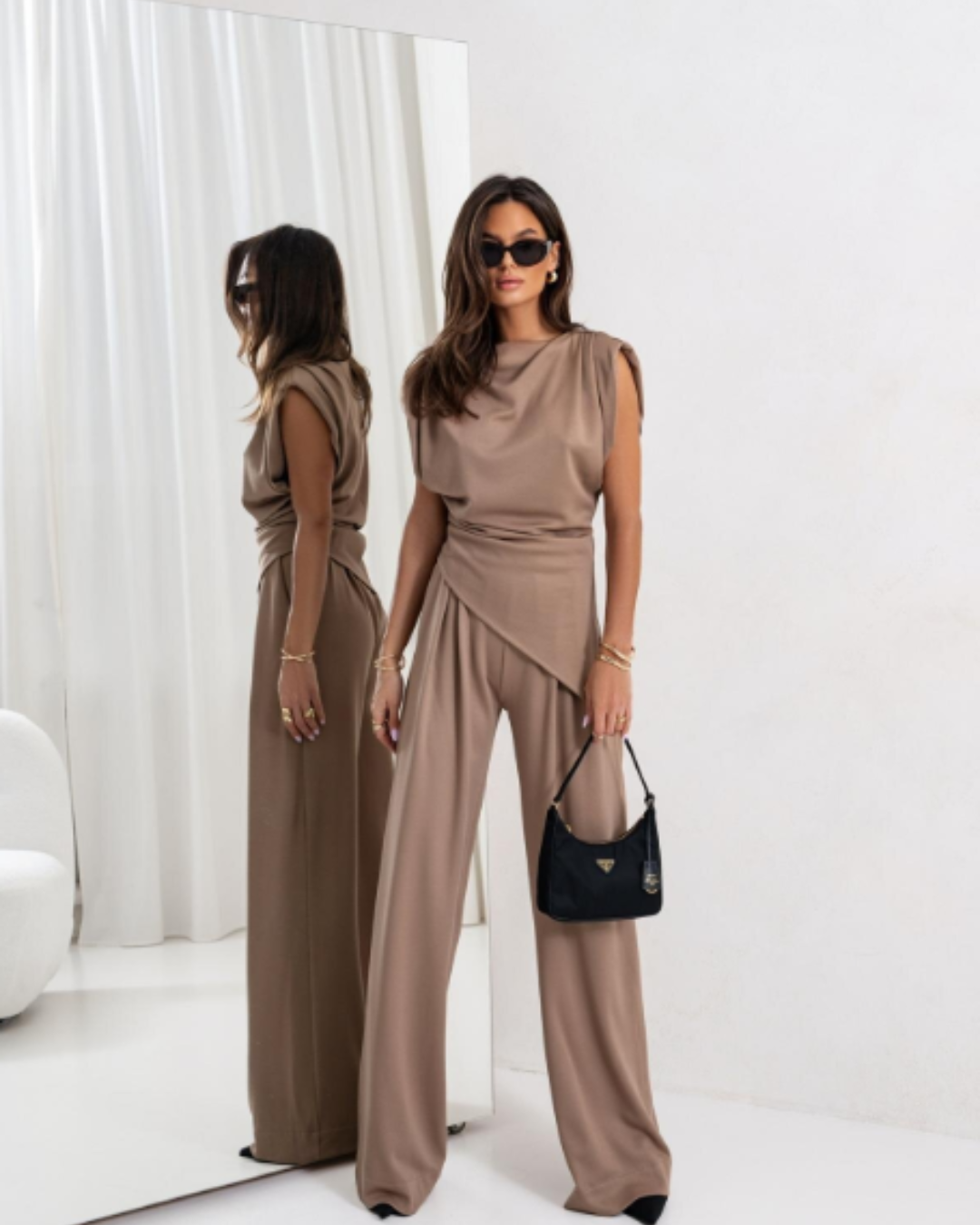 Conjunto de Dos Piezas con Efecto Moldeador para Realzar tu Figura con Elegancia