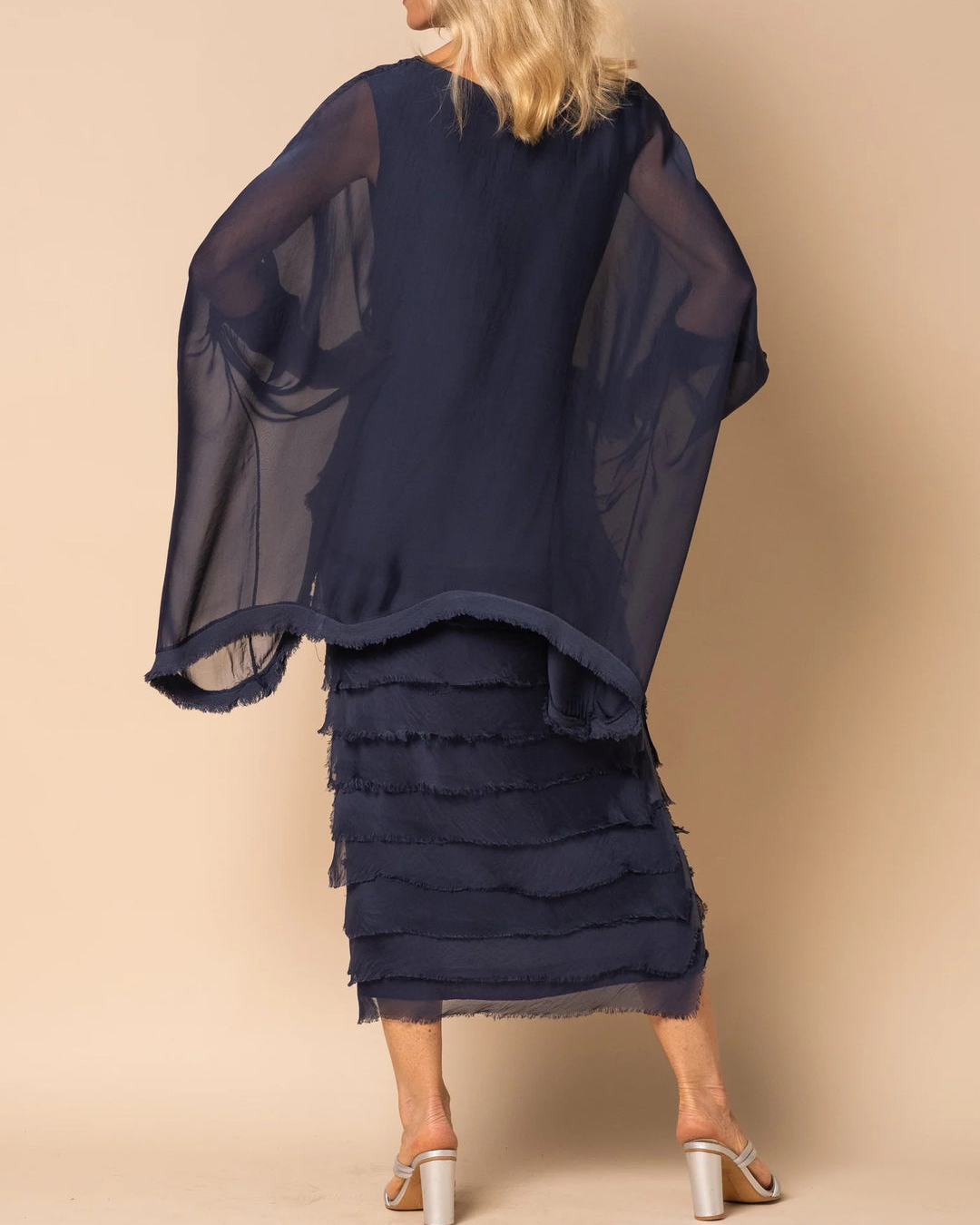 Vestido con Mangas Largas y Falda con Volantes