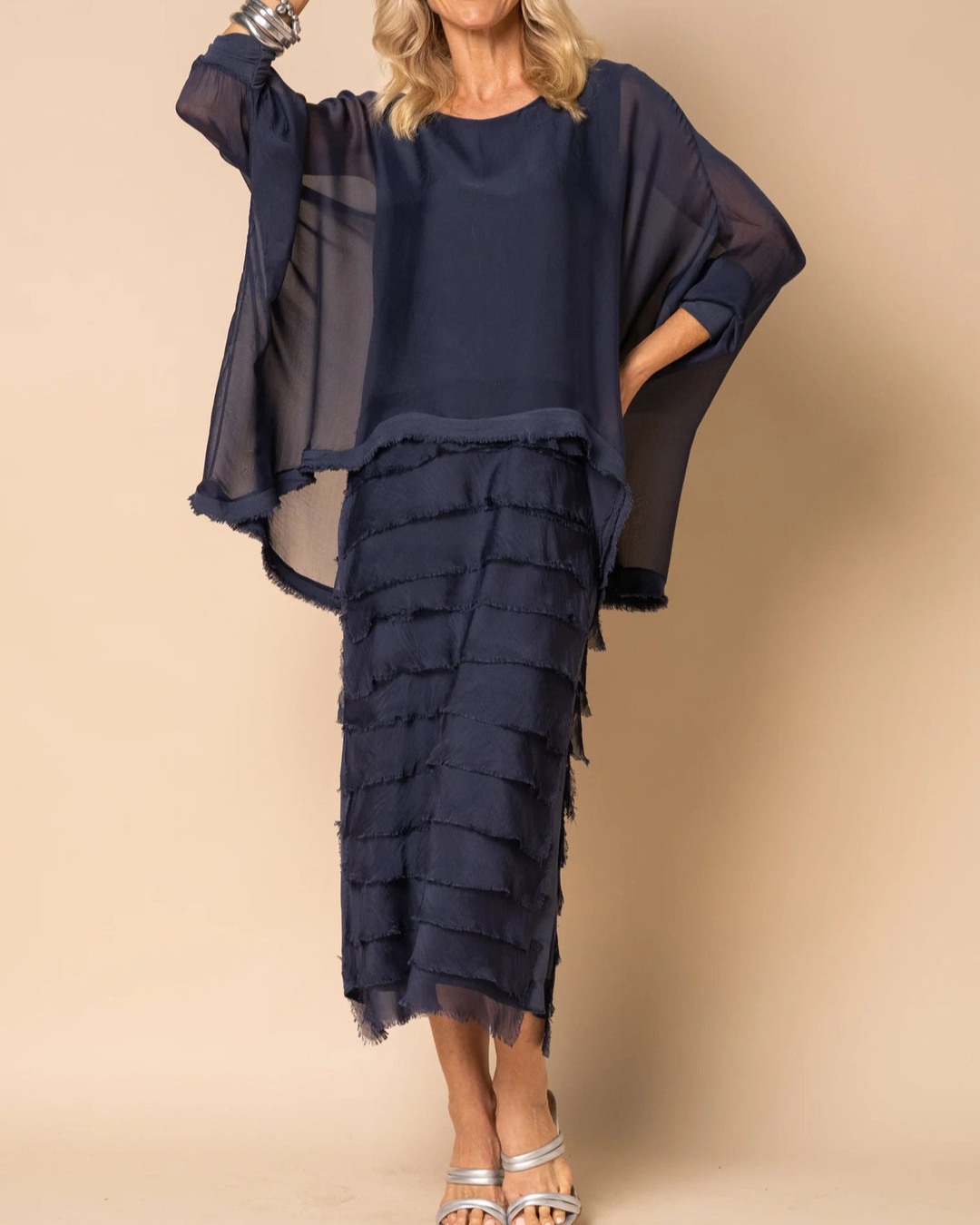 Vestido con Mangas Largas y Falda con Volantes